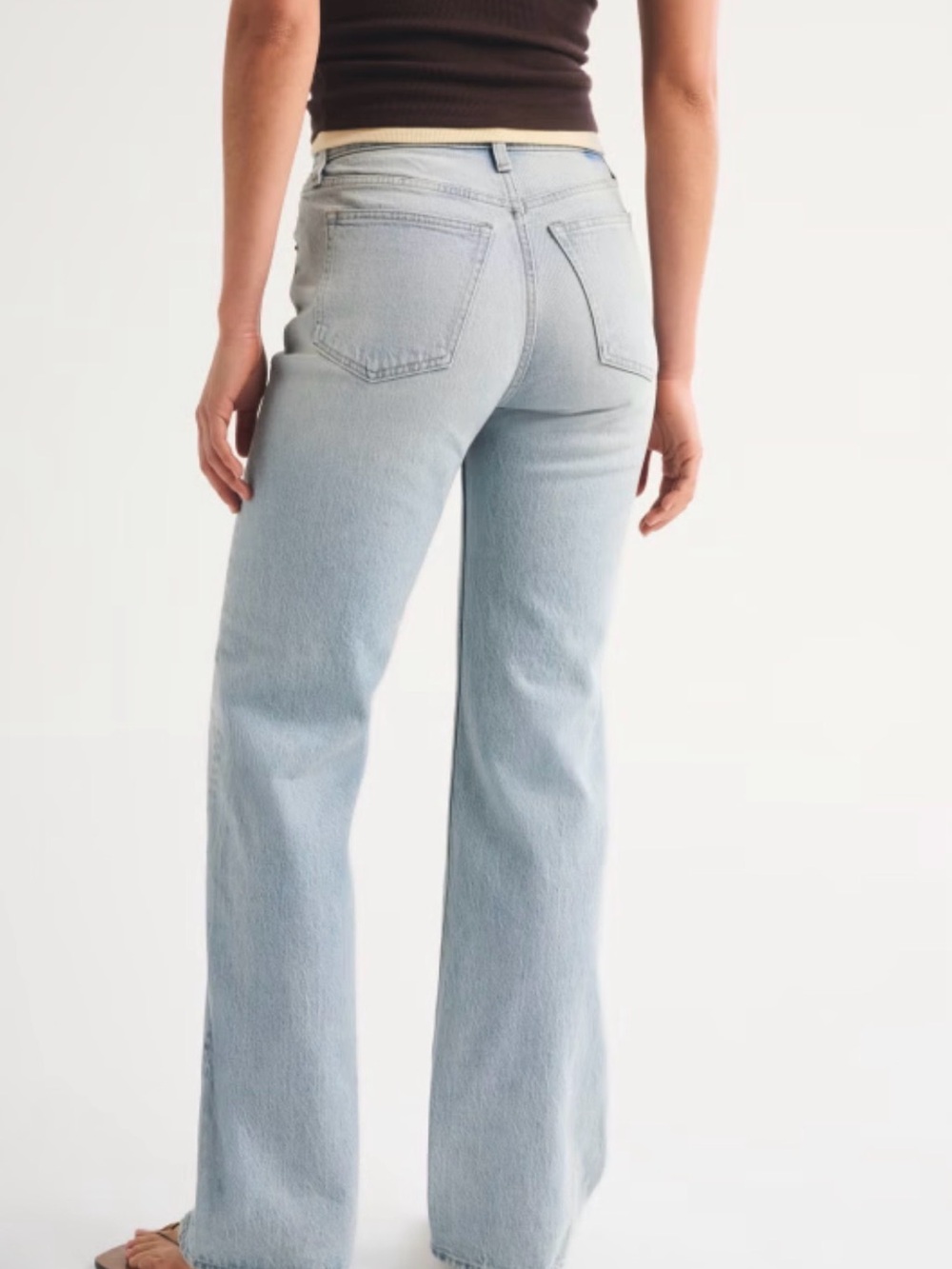 Abercrombie & Fitch High Rise 90s Relaxed Jeans Sz 28 Light Wash - Picture 10 of 11